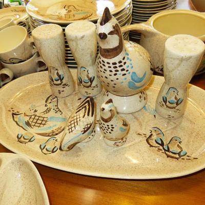 Sale Photo Thumbnail #277: Red Wing "Bobwhite" dish ware