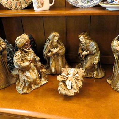 Sale Photo Thumbnail #138: Kurt Adler paper mâché nativity