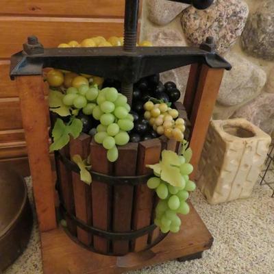 Sale Photo Thumbnail #184: Wear Ever grape press