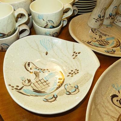 Sale Photo Thumbnail #280: Red Wing "Bobwhite" dish ware
