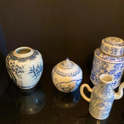 Lot of 4 Blue & White Porcelain Vases and Jars – Decorative Chinese Style