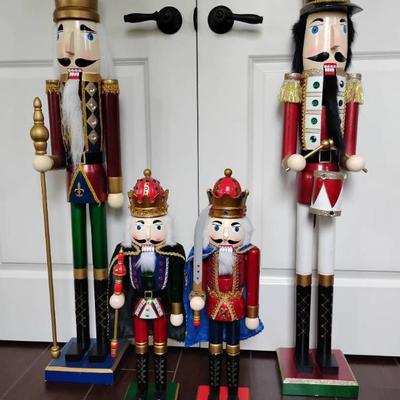 Ha122 nutcrackers