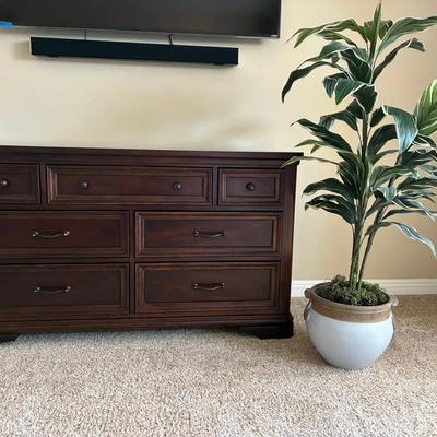 Ha151 dresser universal broadmoore)