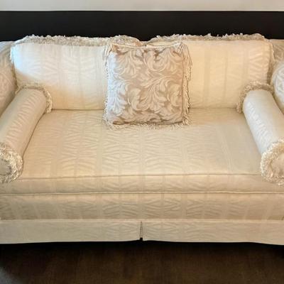 Cozy Cream White Loveseat (LR8)