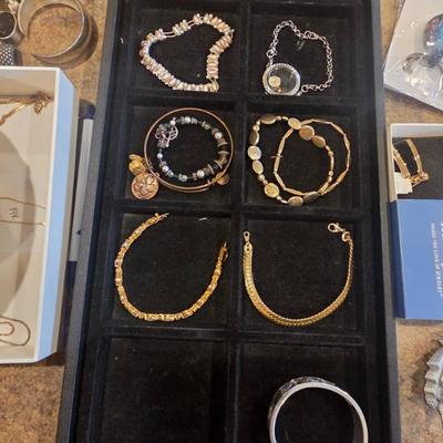 Sale Photo Thumbnail #221