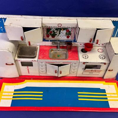 Vintage metal superior kitchen and dollhouse