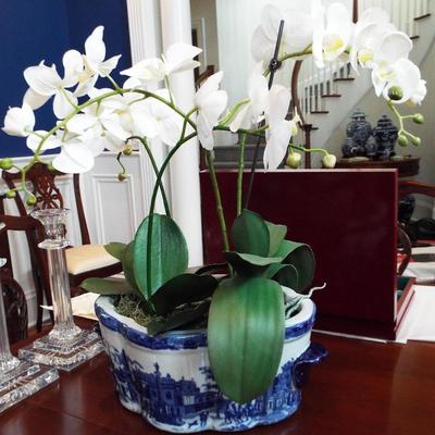 BLUE AND WHITE CANTON LARGE FLORAL & CHINESE DESIGNS DECORATIVE PIECES