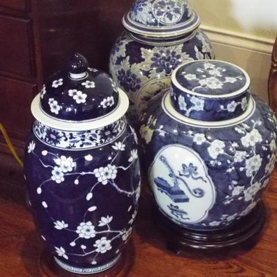 BLUE AND WHITE CANTON LARGE FLORAL & CHINESE DESIGNS DECORATIVE PIECES