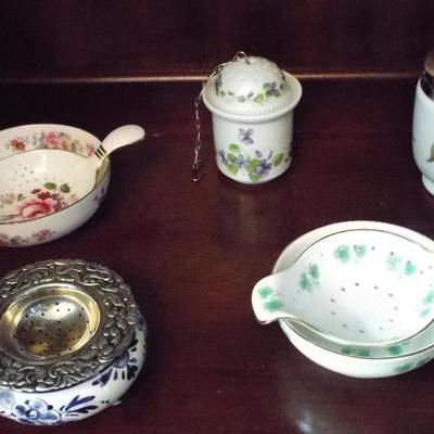 VARIOUS EUROPEAN PORCELAIN PIECES
