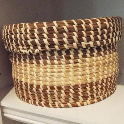 LOWCOUNTRY GULLAH SWEETGRASS LARGE LIDDED BASKET