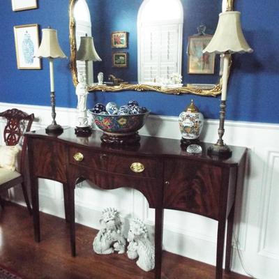 LINK TAYLOR BUTTERFLY GRAIN MAHOGANY FEDERAL STYLE HUNTBOARD