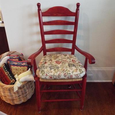 HANDMADE TABLE WITH 2 LEAVES, 4 SPINDEL BACK CHAIRS, ONE FIDDLE BACK CHAIR AND TWO RED LADDERBACK CHAIRS