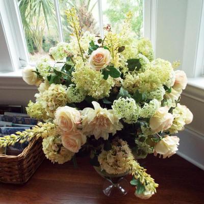 MASSIVE FAMOUS FLORAL DESIGNER IN GLASS CONTAINER ARRANGEMENT
