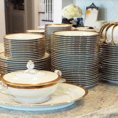 NORITAKE GOLDKIN CHINA SERVICE FOR 12