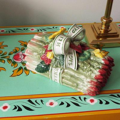 FITZ AND FLOYD ASPARAGUS BOX ON HIGH QUALITY COLORFUL HAND PAINTED NARROW WALL TABLE