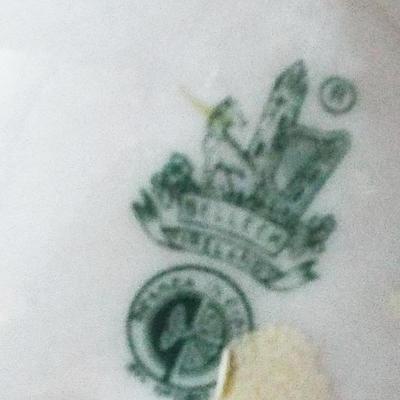 BELLEEK PIPE REST AND DISH