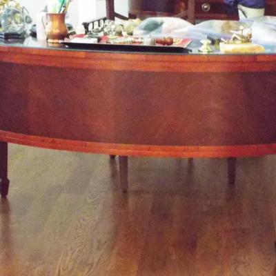 CURVED FRONT KIDNEY DESK-HI QUALITY HEKMAN, HICKORY CHAIR, LLOYD BUXTON, LINK TAYLOR AND SO MUCH MORE QUALITY MAHOGANY FURNITURE