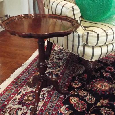ROUND CANDLESTAND PIECRUST EDGE TABLE-HI QUALITY HEKMAN, HICKORY CHAIR, LLOYD BUXTON, LINK TAYLOR AND SO MUCH MORE QUALITY MAHOGANY...