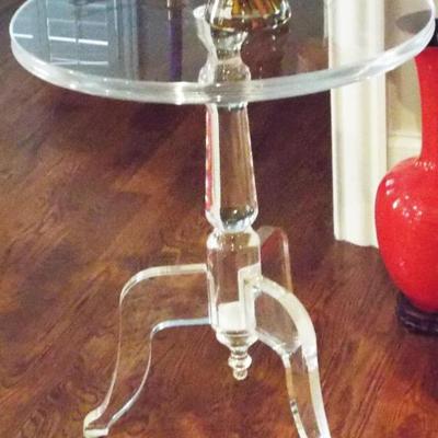 METROPOLITAN THICH WALLED LUCITE ROUND PEDESTAL WITH YRIPOD BASE TABLE