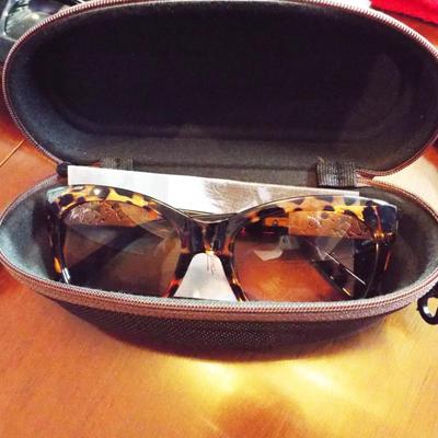 DESIGNER CHANEL, FENDI, DIOR, ETC. APPROXIMATELY 10 PAIRS SUNGLASSES