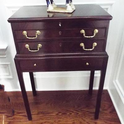 STICKLEY MAHOGANY FEDERAL STYLE SILVER CHEST