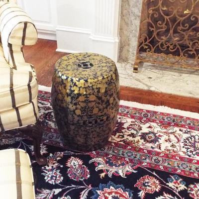 VERY DECORATIVE CHINESE PORCELAIN GARDEN SEAT