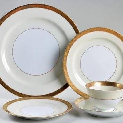 NORITAKE GOLDKIN JAPANESE PORCELAIN MANY PIECES OF DINNERWARE