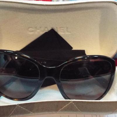 DESIGNER CHANEL, FENDI, DIOR, ETC. APPROXIMATELY 10 PAIRS SUNGLASSES AND MANY WITH ORIGINAL CASES