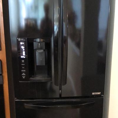 BH129 LG Refrigerator 