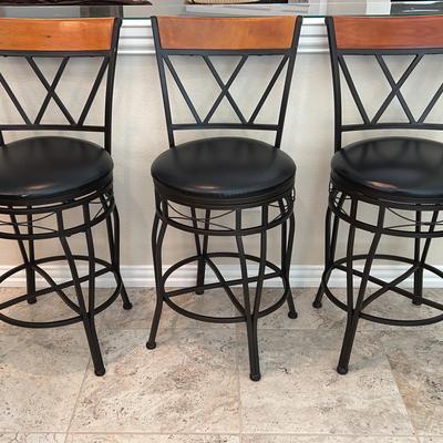 BH107 Counter Height Chairs
