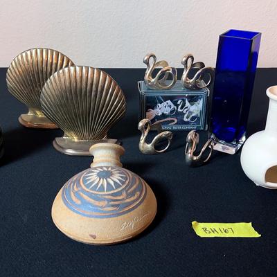 BH167 Living Room Accents 