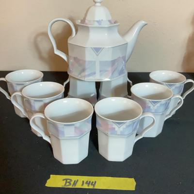 BH144 Savor Vivre Fine China Teapot With 8 Cups