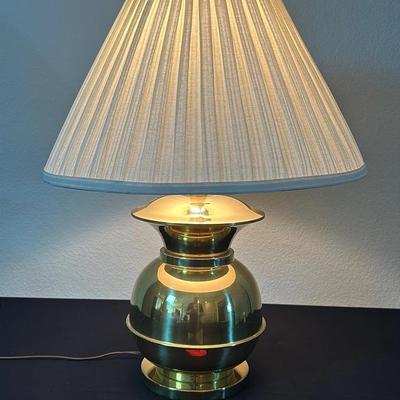 BH439 24” Tall Brass Lamp