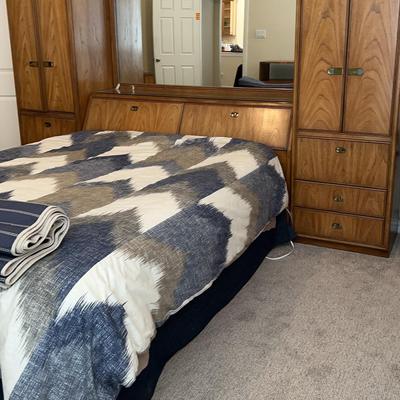 BH207 Drexel Heritage Queen Sized Sleep Number Bedroom Set