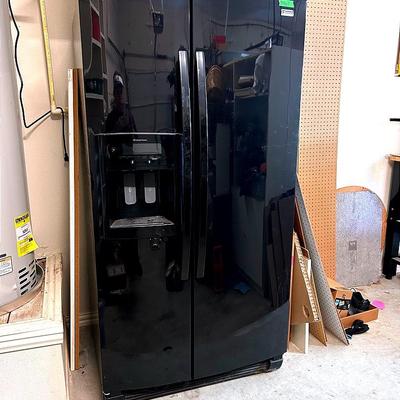 BH607 Kenmore Elite Black Refrigerator 