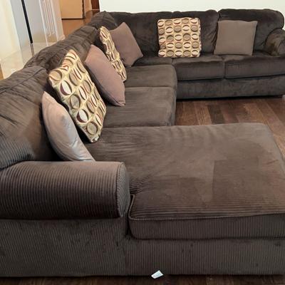 BH101 Brown 3 Piece Sectional Sofa With Chaise