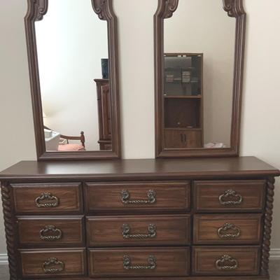 BH402 9 Draw Dresser