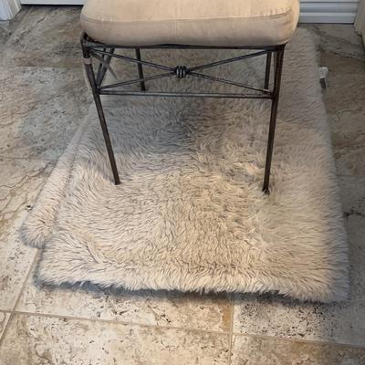 BH222 Stool And Floor Rugs