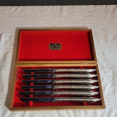 Vintage Fashion Manor Steak Knives