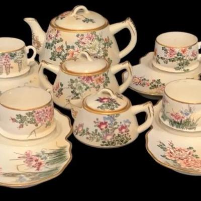 Japanese Tea Set W/ Sugar/ Creamer With Lids & Tea Cups And Saucers