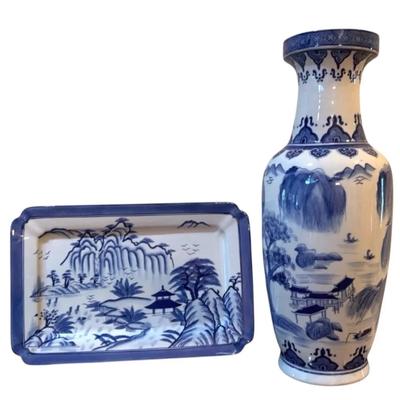 Asian porcelain vase and tray - blue/white