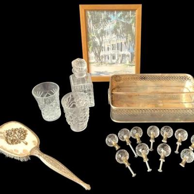Dainty Ladies Bathroom Lot