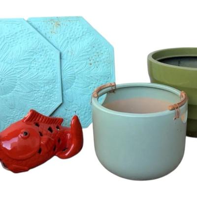 Colorful decor - 2 pots, ceramic fish and 2 metal (octagon shape) wall hangings