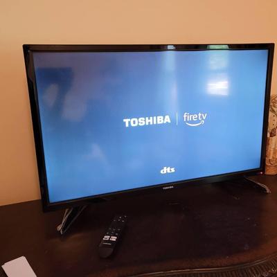 Amazon Fire TV Toshiba 32LF221U19 TV and Remote Work