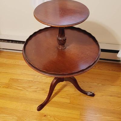 Queen Anne Style Two Tiered Decor Table for Desserts or Plants