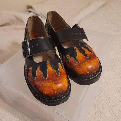 Women's 9-10 Tredair England Flame Mary Janes