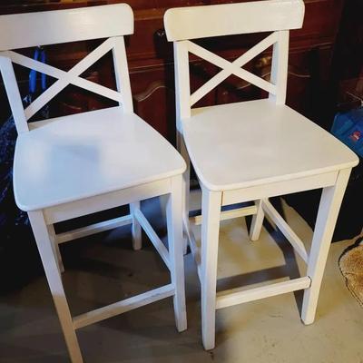 2pc White Wooden Backed Bar or Kitchen Stools