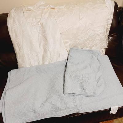 Silk and Cotton Bedding Sets - Queen Size - Pale Blue and White