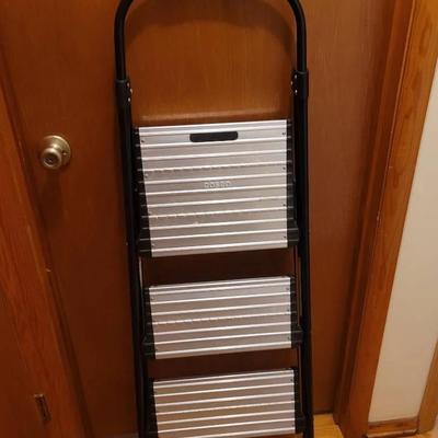 Cosco Black and Aluminum Folding Step Ladder