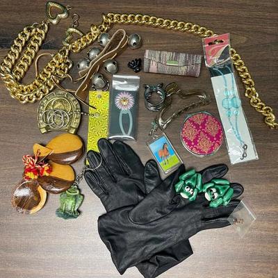 Ladies Vintage Vanity Items